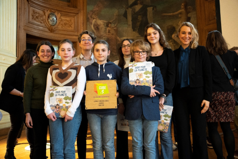 école notre dame les oiseaux recevant son prix du meilleur événement CUBE.S